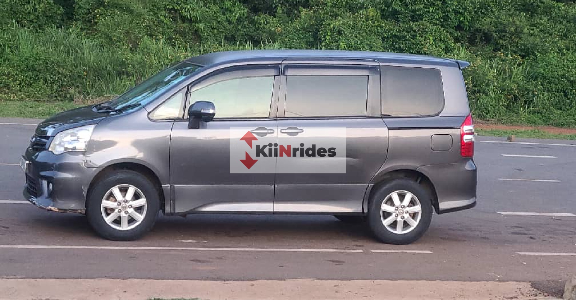 Toyota Noah - KiiNrides Car Hire